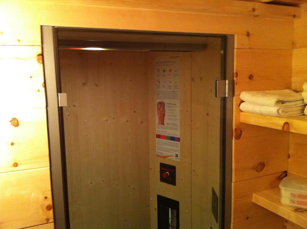 Pension Und Apartment Edelweiss Heiligenblut Extérieur photo